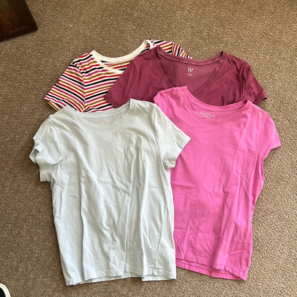 Set of 4 short sleeve T’s Gap and J crew